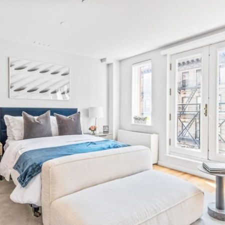 דירות ניו יורק Luxe Studio With Charming Juliet Balcony מראה חיצוני תמונה