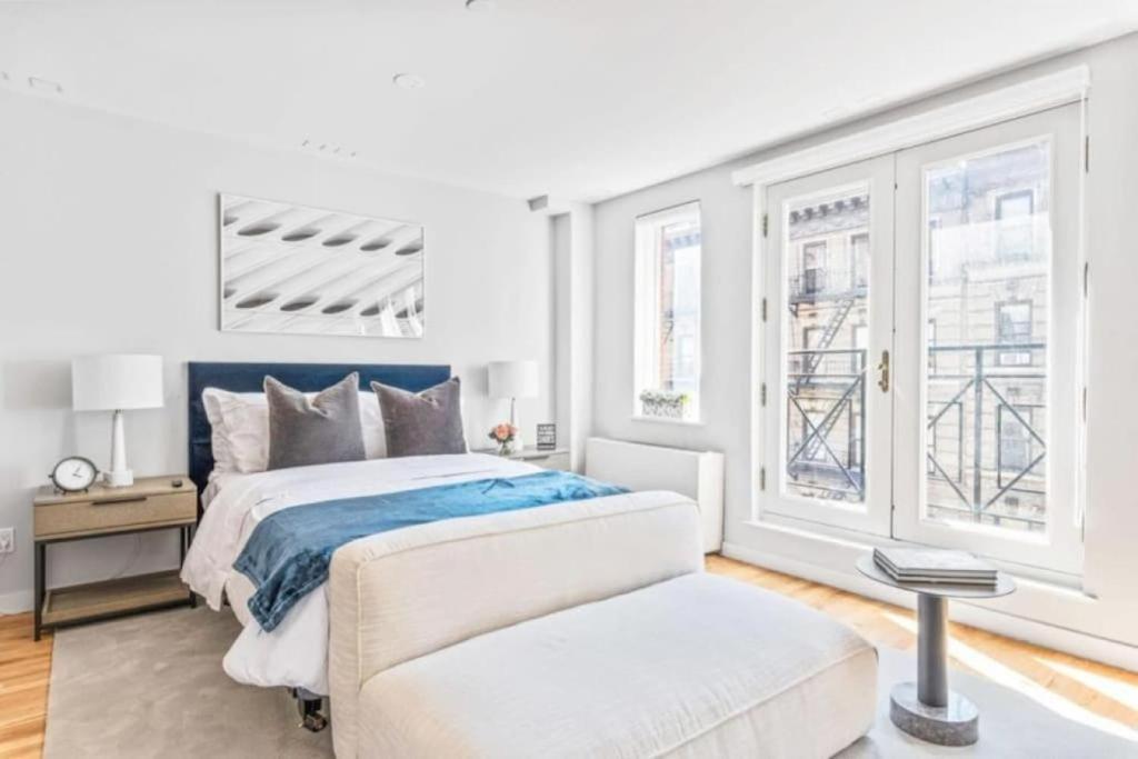 דירות ניו יורק Luxe Studio With Charming Juliet Balcony מראה חיצוני תמונה